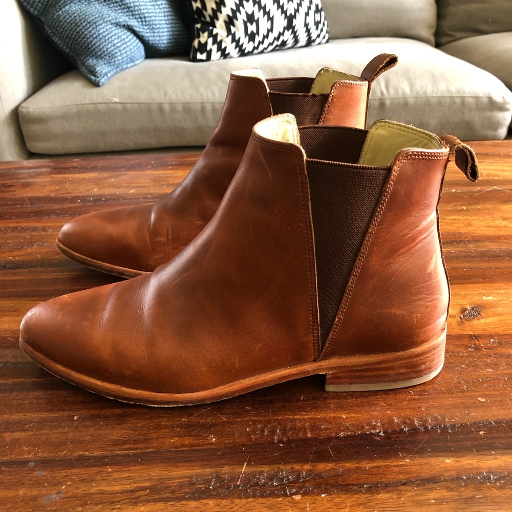Nisolo Chelsea Boot size 8 - Brandy color